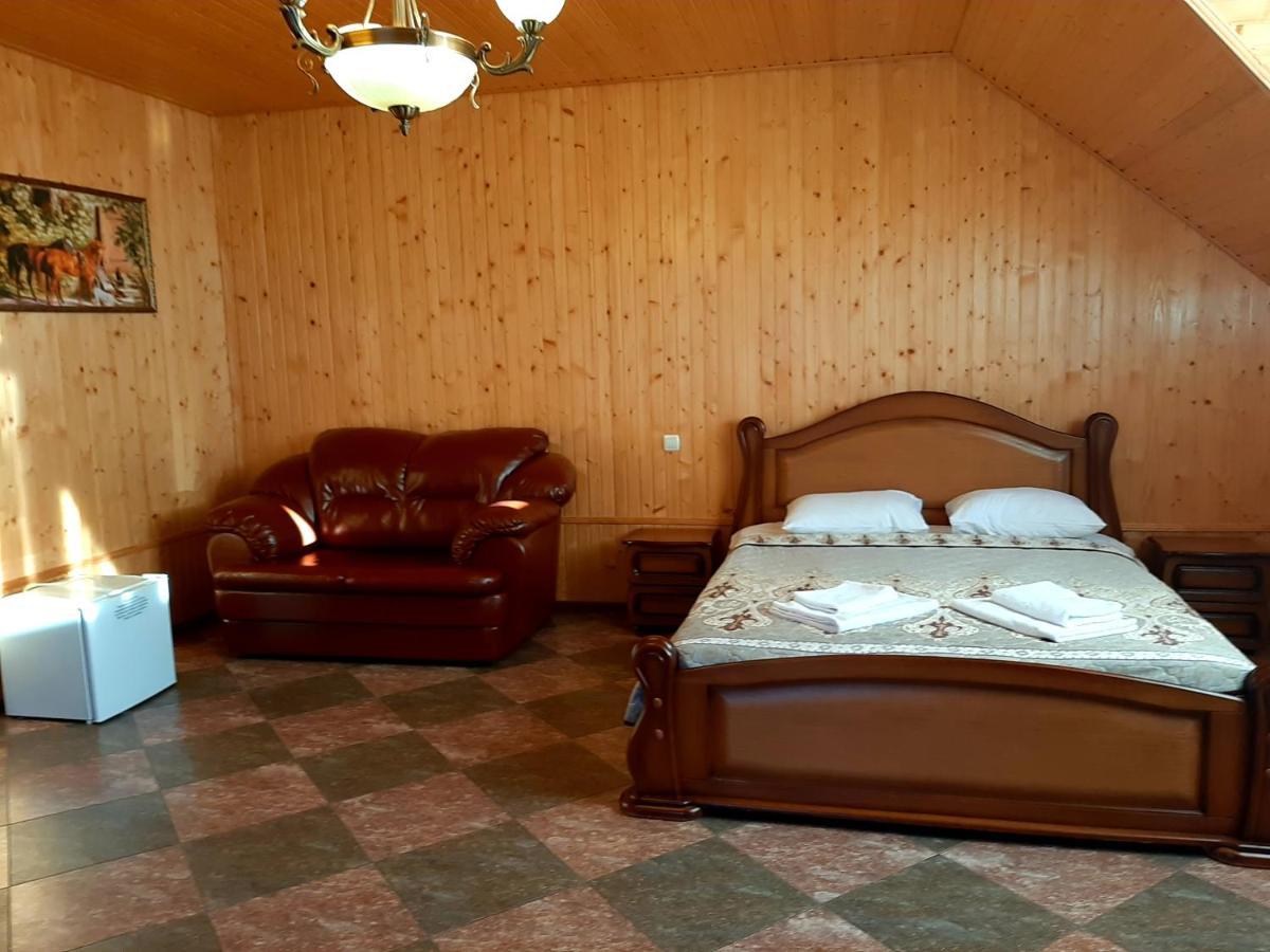 Заміський Комплекс Grand Prix Hotell Tsyurupynsk Eksteriør bilde
