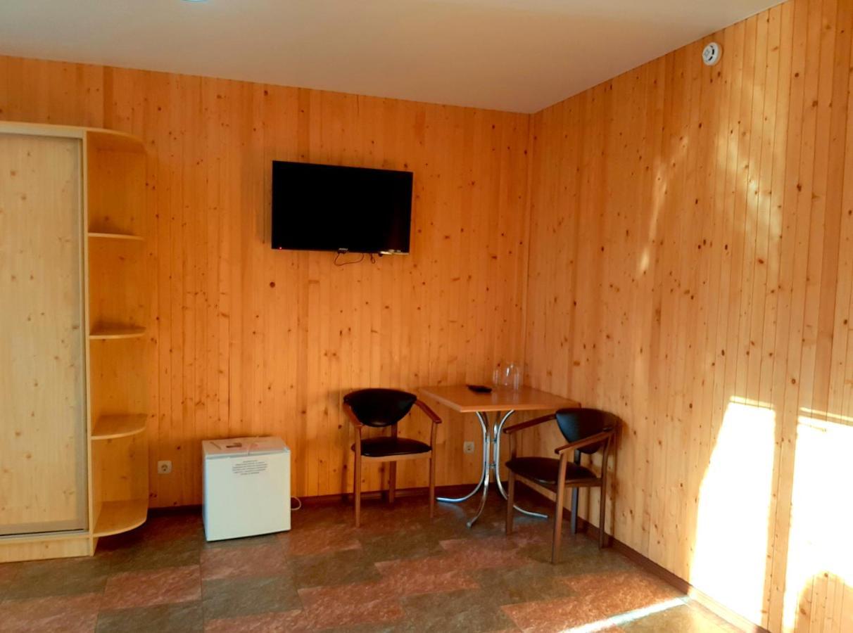 Заміський Комплекс Grand Prix Hotell Tsyurupynsk Eksteriør bilde