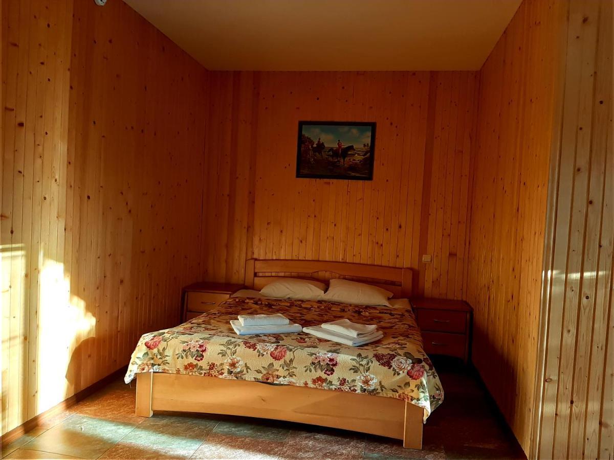 Заміський Комплекс Grand Prix Hotell Tsyurupynsk Eksteriør bilde
