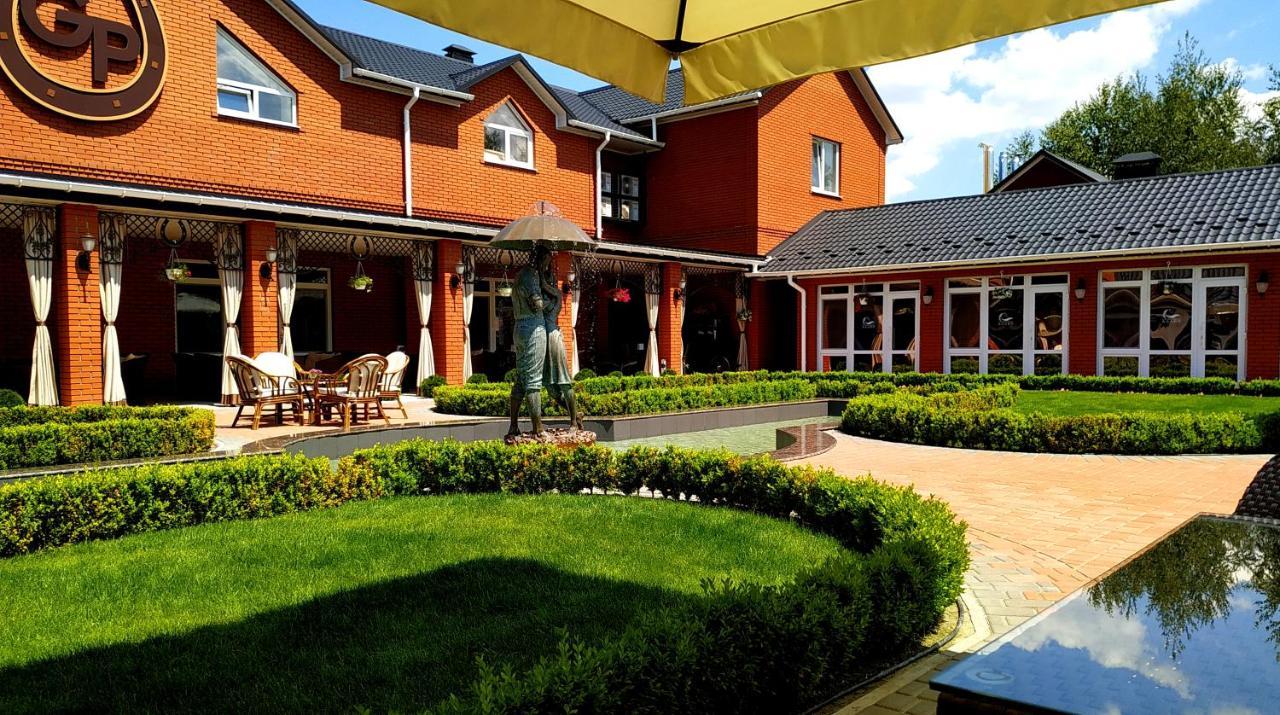Заміський Комплекс Grand Prix Hotell Tsyurupynsk Eksteriør bilde